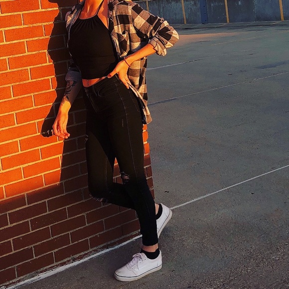 Meet your Posher, Tori - Picture 3 of 5